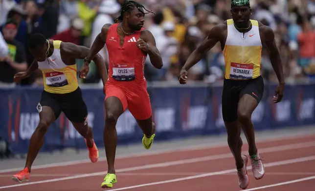 Noah Lyles wins the men's 200-meter final at the U.S. Championships athletics meet in Eugene, Ore., Sunday, Aug. 3, 2025. (AP Photo/Abbie Parr)