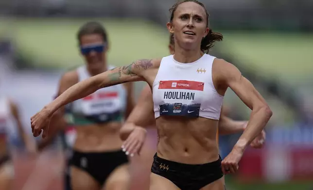 Shelby Houlihan wins the women's 5,000-meter final at the U.S. Championships athletics meet in Eugene, Ore., Sunday, Aug. 3, 2025. (AP Photo/Abbie Parr)