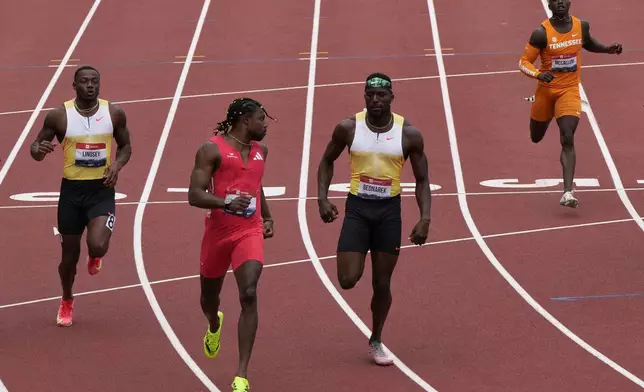 Noah Lyles wins the men's 200-meter final at the U.S. Championships athletics meet in Eugene, Ore., Sunday, Aug. 3, 2025. (AP Photo/Abbie Parr)