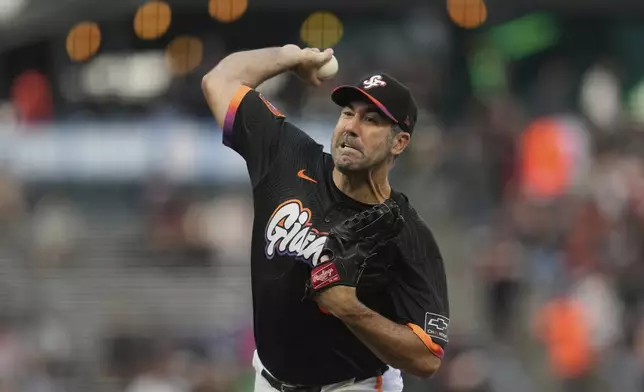 San Francisco Giants pitcher Justin Verlander throws against the Chicago Cubs during the first inning of a baseball game in San Francisco, Tuesday, Aug. 26, 2025. (AP Photo/Jeff Chiu)