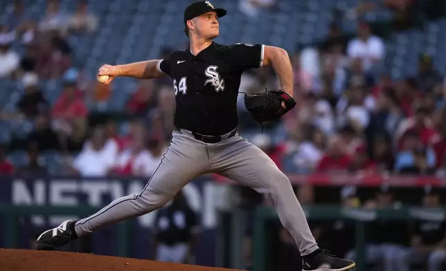 Chicago White Sox starting pitcher Shane Smith throws to the plate during the first inning of a baseball game against the Los Angeles Angels, Friday, Aug. 1, 2025, in Anaheim, Calif. (AP Photo/Mark J. Terrill)