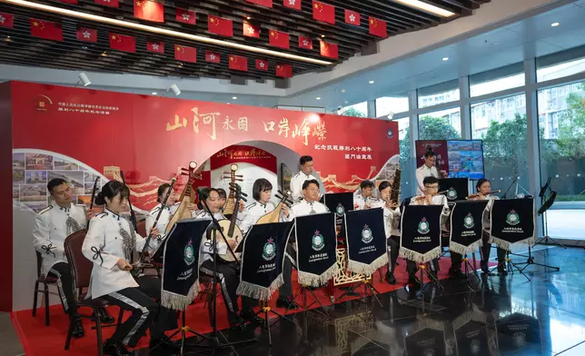 Immigration Department holds oil painting exhibition commemorating 80th anniversary of victory in War of Resistance  Source: HKSAR Government Press Releases