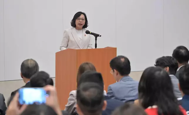 Home and Youth Affairs Bureau holds sharing session on district governance  Source: HKSAR Government Press Releases