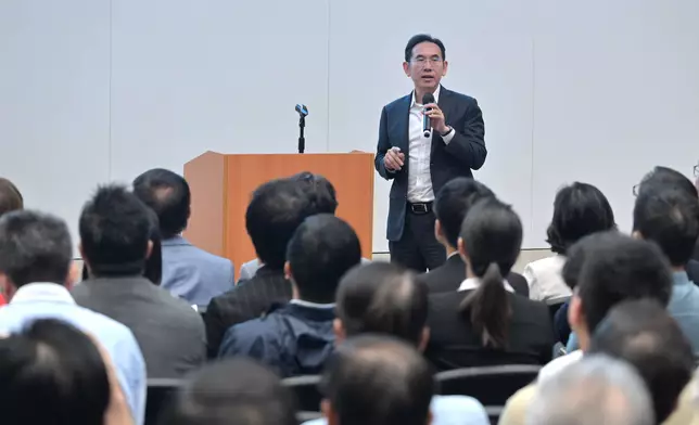 Home and Youth Affairs Bureau holds sharing session on district governance  Source: HKSAR Government Press Releases