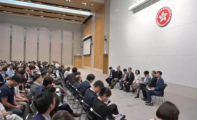 Home and Youth Affairs Bureau holds sharing session on district governance  Source: HKSAR Government Press Releases