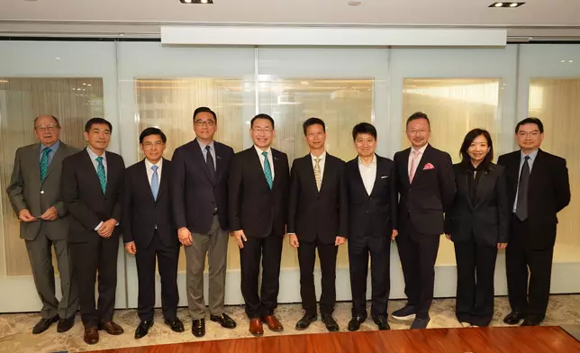 Commissioner for Labour visits labour organisations and employer associations  Source: HKSAR Government Press Releases