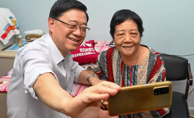 CE visits Eastern District to gather public views on Policy Address  Source: HKSAR Government Press Releases