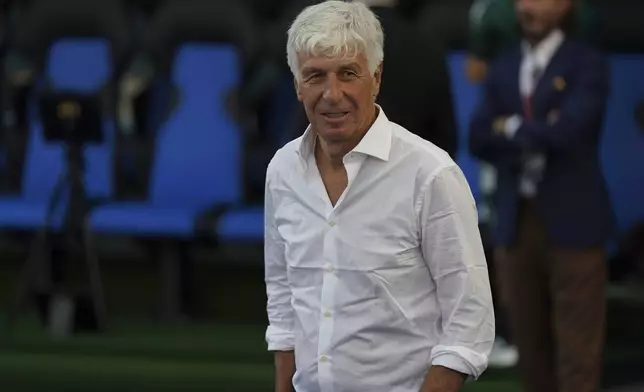 Roma's coach Giampiero Gasperini during the Serie A soccer match between Pisa Sporting Club and AS Roma in Pisa, Italy, Saturday, Aug. 30, 2025. (Alessandro La Rocca/LaPresse via AP)
