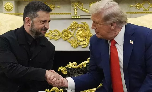 President Donald Trump meet with Ukraine's President Volodymyr Zelenskyy in the Oval Office at the White House, Monday, Aug. 18, 2025, in Washington. (AP Photo/Julia Demaree Nikhinson)