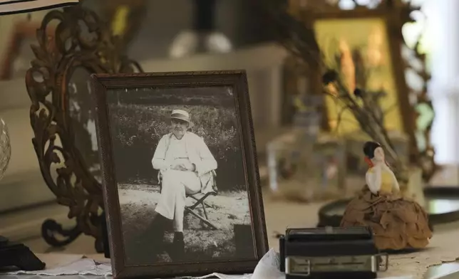 A photograph of Thomas Edison is displayed at the Edison and Ford Winter Estates, which he purchased in 1885, Saturday, Aug. 9, 2025, in Fort Myers, Fla. (AP Photo/Lynne Sladky)