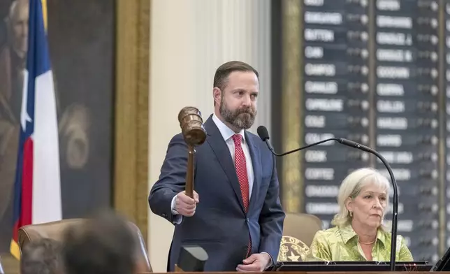 House Speaker Dustin Borrow, R - Lubbock, gavels Sine Die, ending the special session after failing to reach a quorum, Friday, Aug. 15, 2025, in Austin, Texas. (AP Photo/Rodolfo Gonzalez)