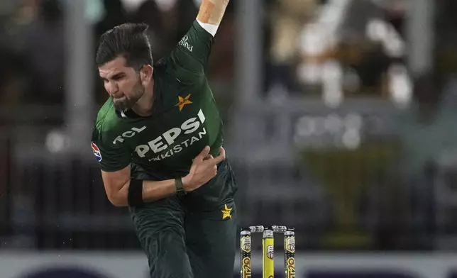 Pakistan's Shaheen Shah Afridi bowls during the second Twenty20 cricket match against the West Indies Saturday, Aug. 2, 2025, in Lauderhill, Fla. (AP Photo/Lynne Sladky)