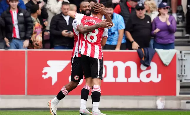 Brentford's Igor Thiago celebrates scoring their side's second goal during the English Premier League soccer match between Brentford and Manchester United at the Gtech Community Stadium, London, Saturday, Sept. 27, 2025. (Maja Smiejkowska/PA via AP)