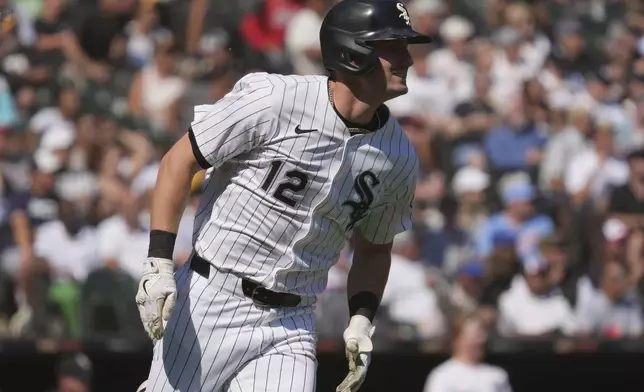 Chicago White Sox's Colson Montgomery rounds the bases after hitting a solo home run during the sixth inning of a baseball game against the New York Yankees in Chicago, Sunday, Aug. 31, 2025. (AP Photo/Nam Y. Huh)