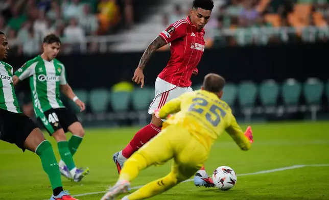 Nottingham Forest's Igor Jesus scores during the Europa League soccer match between Real Betis and Nottingham Forest in Seville, Spain, Wednesday, Sept. 24, 2025. (AP Photo/Jose Breton)