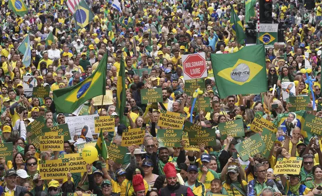 Supporters of former President Jair Bolsonaro protest his Supreme Court trial for allegedly leading a coup plot to keep him in office after his 2022 election defeat, in Sao Paulo, Sunday, Sept. 7, 2025. (AP Photo/Andre Penner)