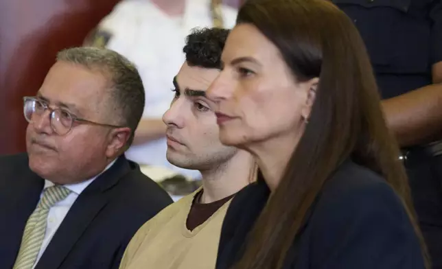 Luigi Mangione, accused of fatally shooting UnitedHealthcare CEO Brian Thompson, appears in Manhattan state court in New York, Tuesday, Sept. 16, 2025. (Curtis Means/Pool Photo via AP)