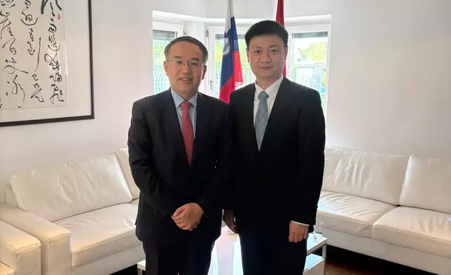 SFST discusses with Slovenian Deputy Prime Minister early commencement of CDTA negotiations Source: HKSAR Government Press Releases