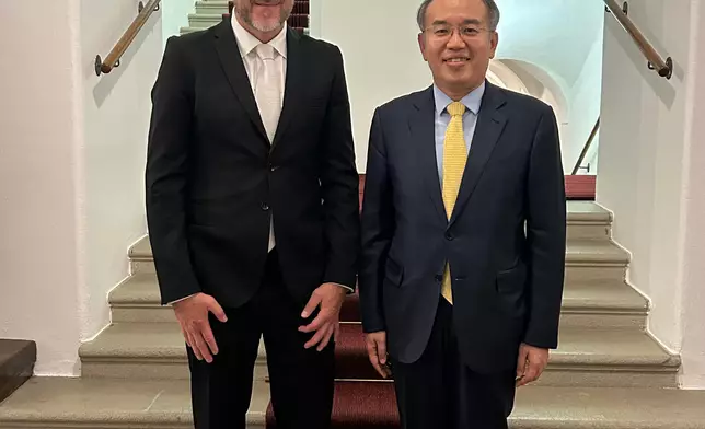 SFST discusses with Slovenian Deputy Prime Minister early commencement of CDTA negotiations Source: HKSAR Government Press Releases