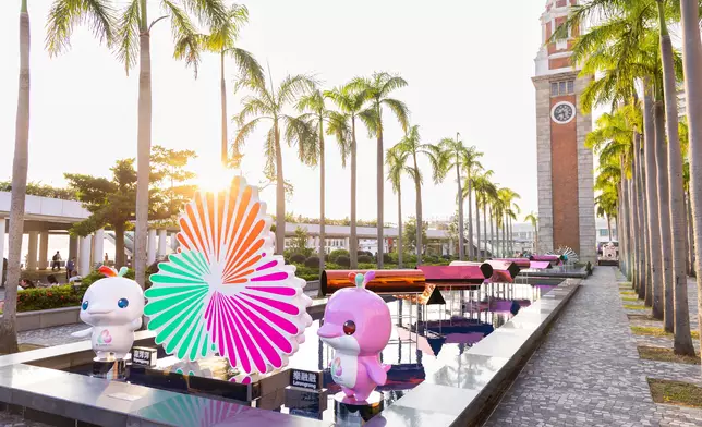 Lighting installation "Flowerworks on the Water" lifts curtain on Mid-Autumn Lantern Carnival 2025  Source: HKSAR Government Press Releases