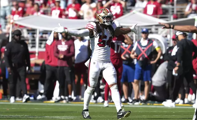 San Francisco 49ers middle linebacker Fred Warner reacts after batting down a pass during the second half of an NFL football game against the Arizona Cardinals, Sunday, Sept. 21, 2025, in Santa Clara, Calif. (AP Photo/Godofredo A. Vásquez)