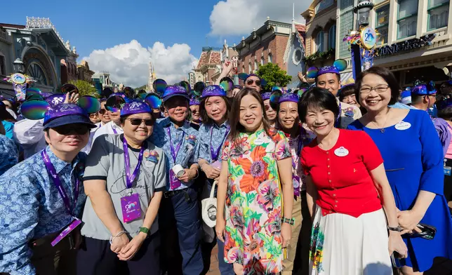 Third on the right_Rosanna Law, Secretary for Culture, Sports and Tourism of the Government of the Hong Kong Special Administrative Region.