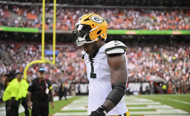 Green Bay Packers' Micah Parsons walks off the field after an NFL football game against the Cleveland Browns Sunday, Sept. 21, 2025, in Cleveland. (AP Photo/David Richard)