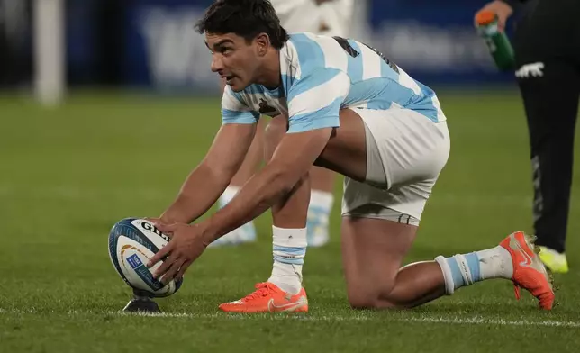 Argentina's Los Pumas Santiago Carreras prepares to kick a penalty against New Zealand's All Blacks during a rugby championship match in Buenos Aires, Argentina, Saturday, Aug. 23, 2025. (AP Photo/Gustavo Garello)