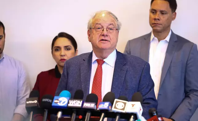 Attorney Kalman Resnick speaks about the detention of Ruben Torres Maldonado during a news conference calling for the release of Ruben Torres Maldonado, Wednesday, Oct. 22, 2025 in Chicago. (Anthony Vazquez /Chicago Sun-Times via AP)