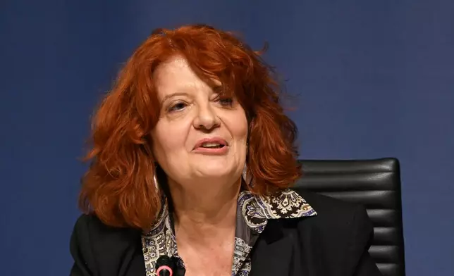 Paris prosecutor Laure Beccuau speaks during a news conference at the Paris courthouse Wednesday, Oct. 29, 2025, on the judicial investigation into the jewels robbery at the Louvre museum in Paris, France. (AP Photo/Emma Da Silva)
