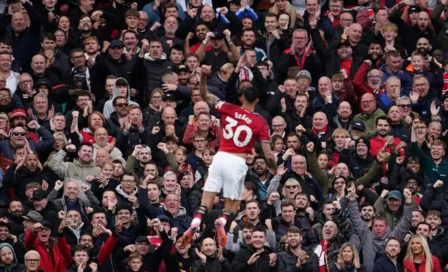 Manchester United's Benjamin Sesko celebrates scoring his side's 2nd goal during the English Premier League soccer match between Manchester United and Sunderland at Old Trafford stadium in Manchester, England, Saturday, Oct. 4, 2025. (AP Photo/Dave Thompson)