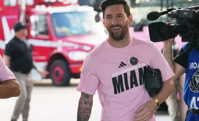 Inter Miami's Lionel Messi arrives for an MLS soccer match against Atlanta United, Saturday, Oct. 11, 2025, in Fort Lauderdale, Fla. (AP Photo/Lynne Sladky)