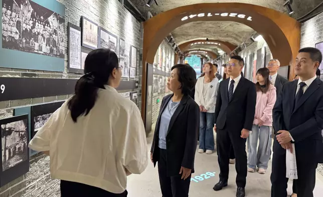 SED leads Mainland study tour for students of senior secondary subject of Citizenship and Social Development to visit Chongqing  Source: HKSAR Government Press Releases