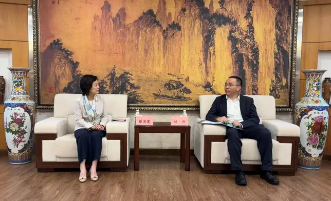 SED leads Mainland study tour for students of senior secondary subject of Citizenship and Social Development to visit Chongqing  Source: HKSAR Government Press Releases