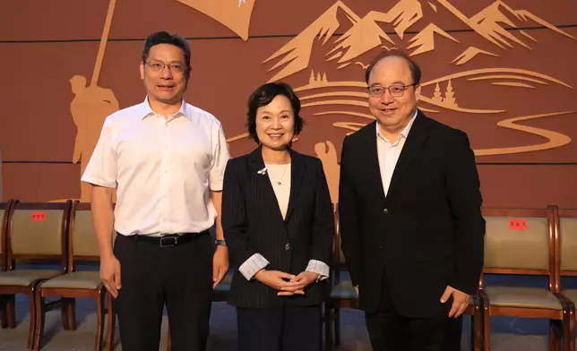 SED leads Mainland study tour for students of senior secondary subject of Citizenship and Social Development to visit Chongqing  Source: HKSAR Government Press Releases