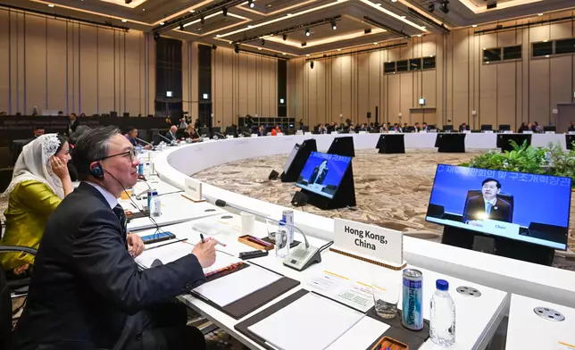 SJ continues to attend APEC Structural Reform Ministerial Meeting in Incheon, Korea  Source: HKSAR Government Press Releases