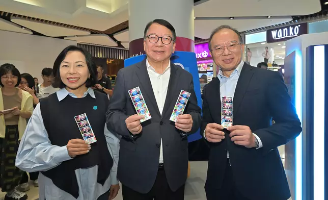 CS attends "Election into Community" Roving Interactive Exhibition@The Westwood event  Source: HKSAR Government Press Releases