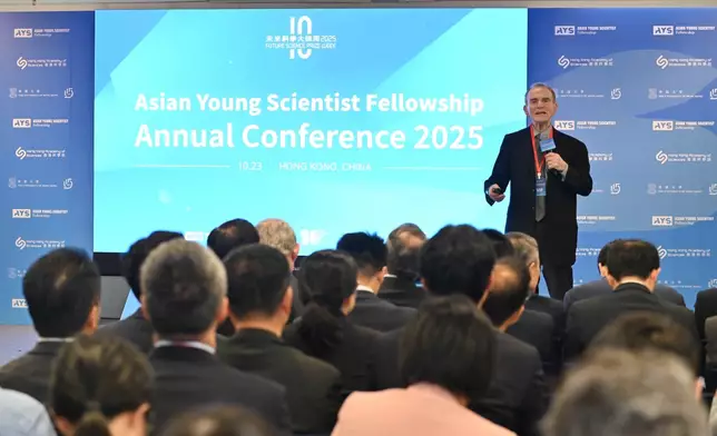 Professor Randy SCHEKMAN, laureate of the 2013 Nobel Prize in Physiology or Medicine, delivered a keynote speech at the 2025 Asian Young Scientist Fellowship (AYSF) Annual Conference (Photo provided by the Future Science Prize)