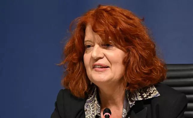 Paris prosecutor Laure Beccuau speaks during a news conference at the Paris courthouse Wednesday, Oct. 29, 2025, on the judicial investigation into the jewels robbery at the Louvre museum in Paris, France. (AP Photo/Emma Da Silva)