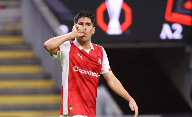 Braga's Fran Navarro after scoring the opening goal during the Europa League opening phase soccer match between SC Braga and Red Star Belgrade in Braga, Portugal, Thursday, Oct. 23, 2025. (AP Photo/Luis Vieira)