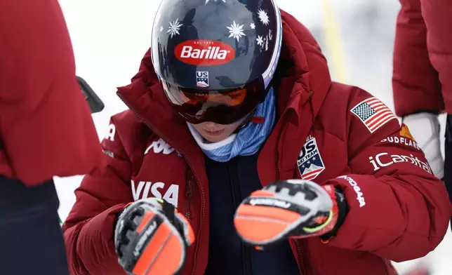 United States' Mikaela Shiffrin concentrates at the starting gate of an alpine ski, women's World Cup giant slalom, in Soelden, Austria, Saturday, Oct. 25, 2025. (AP Photo/Gabriele Facciotti)