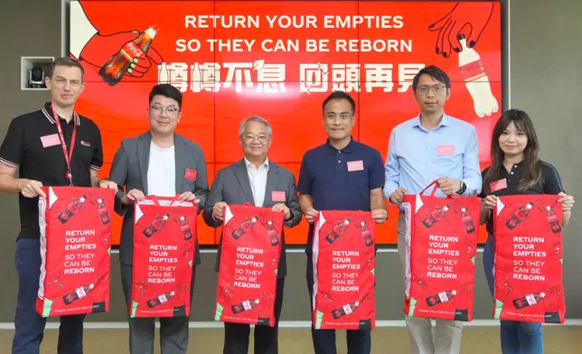 Coca-Cola has become the first enterprise in Hong Kong to recycling plastic bottles into new ones leveraging its own facilities. The launch event was graced by Dr Samuel CHUI, JP, Director of Environmental Protection (third from the left), Hon LAU Kwok-fan, MH, JP, Chairman, Panel on Environmental Affairs, Legislative Council (second from the left); Hon KWOK Wai-keung, BBS, JP, Member (Functional Constituency – Labour), Legislative Council (third from the right); Hon LUK Chung-hung, JP, Member, Legislative Council (second from the right), Mr Richard GOULD, Director and General Manager, Swire Coca-Cola Hong Kong (far left); and Ms Iris LEE, General Manager, Hong Kong and Macau, The Coca-Cola Company (far right).