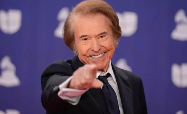 Raphael, recipient of the Person of the Year Award, arrives at the 2025 Latin Grammys on Thursday, Nov. 13, 2025, at MGM Grand in Las Vegas. (AP Photo/John Locher)