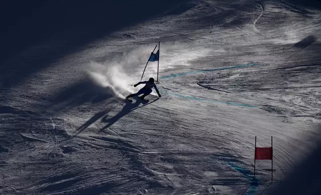 Italy's Sofia Goggia competes during a World Cup women's giant slalom skiing race, Saturday, Nov. 29, 2025, in Copper Mountain. (AP Photo/John Locher)