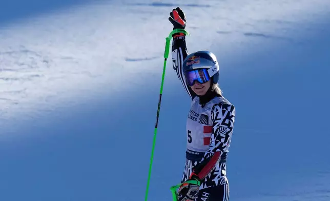 New Zealand's Alice Robinson celebrates after her run during a World Cup women's giant slalom skiing race, Saturday, Nov. 29, 2025, in Copper Mountain. (AP Photo/John Locher)