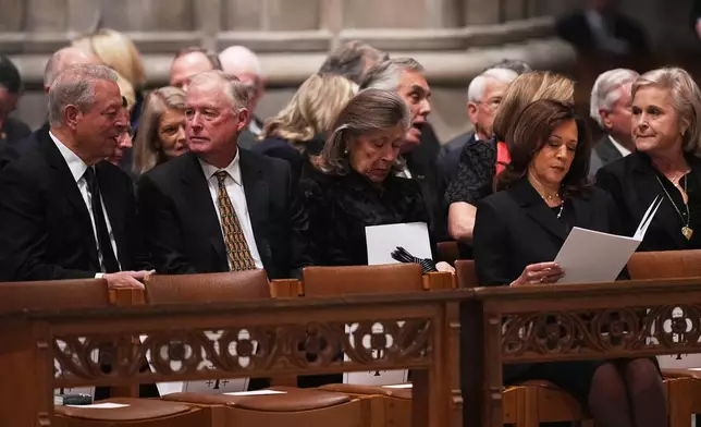From left, former Vice Presidents Al Gore and Dan Quayle, Marilyn Quayle and former Vice President Kamala Harris, front right, and other invited guests, are seated before the funeral service for former Vice President Dick Cheney at the Washington National Cathedral, Thursday, Nov. 20, 2025 in Washington. (AP Photo/Matt Rourke)