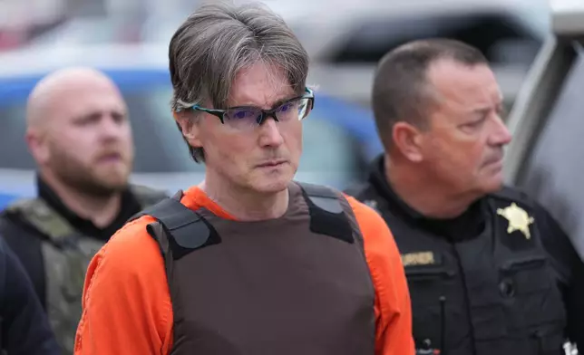 Curt Andersen leaves the Boone County Courthouse after appearing for a hearing on a voluntary manslaughter charge in the killing of Maria Florinda Rios Perez De Velasquez in Lebanon, Ind., Friday, Nov. 21, 2025. (AP Photo/AJ Mast)