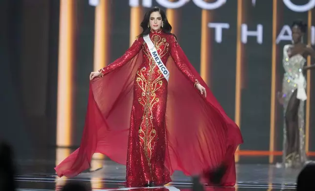 Mexico Fatima Bosch competes during the final round of the 74th Miss Universe Beauty Pageant in Nonthaburi province, Thailand, Friday, Nov. 21, 2025. (AP Photo/Sakchai Lalit)