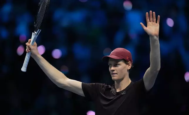Italy's Jannik Sinner celebrates after winning semifinal tennis match of the ATP World Tour Finals against Australia's Alex de Minaur , in Turin, Italy, Saturday, Nov. 15, 2025. (AP Photo/Antonio Calanni)