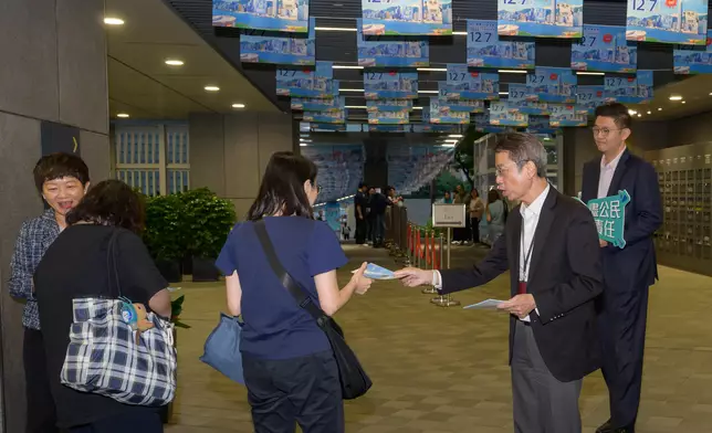 CSB and staff union representatives call on civil servants to cast their votes  Source: HKSAR Government Press Releases